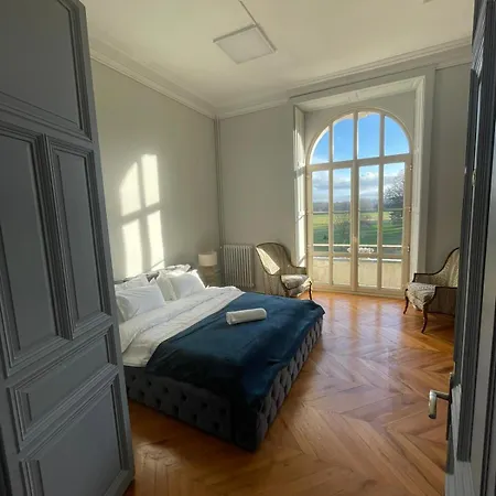 Chateau De Savonnieres Bed & Breakfast