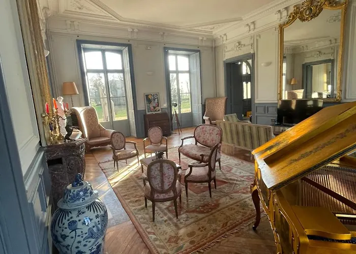 Château De Savonnières * La Bruere-sur-Loir