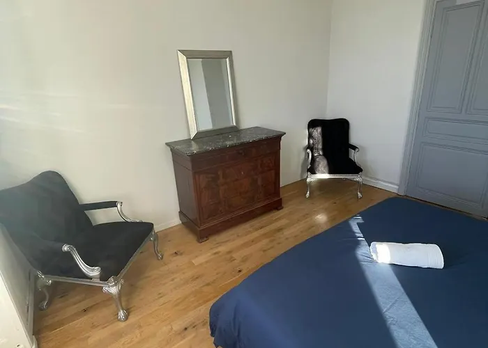 Couette-café Château De Savonnières La Bruere-sur-Loir