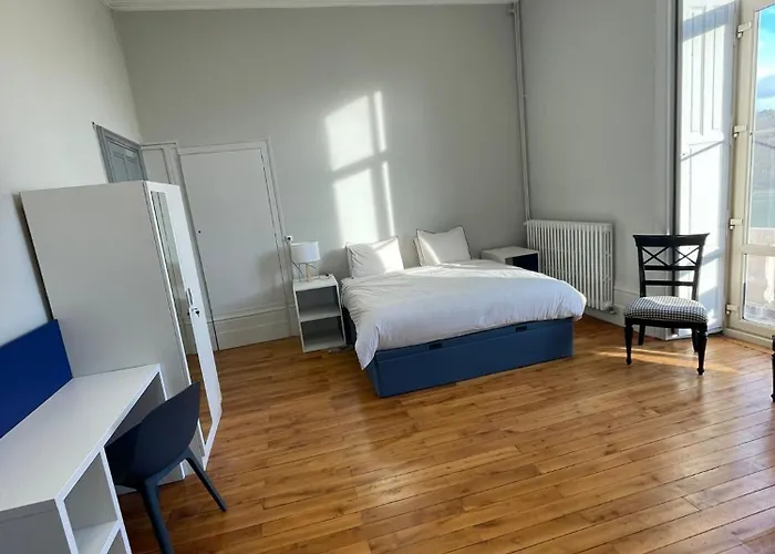 Couette-café Château De Savonnières La Bruere-sur-Loir